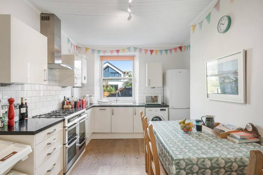 Manacles - Spacious Flat Near Beach With Sea Views & Parking Falmouth Exterior foto